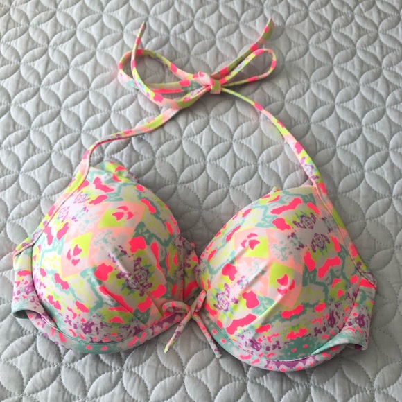 Victoria s Secret Swim Victorias Secret Printed Swim Top 32dd 